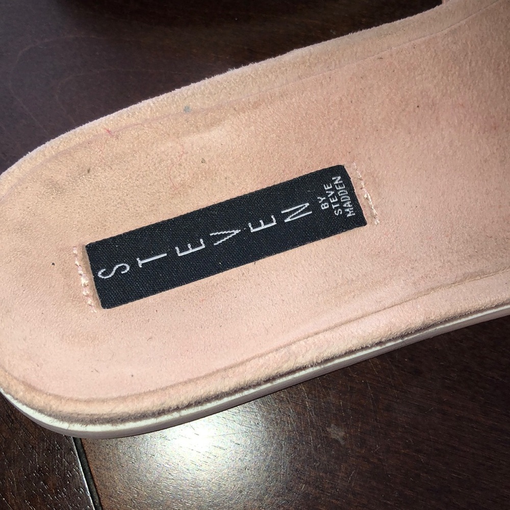 shoes - Picture 3 of 3